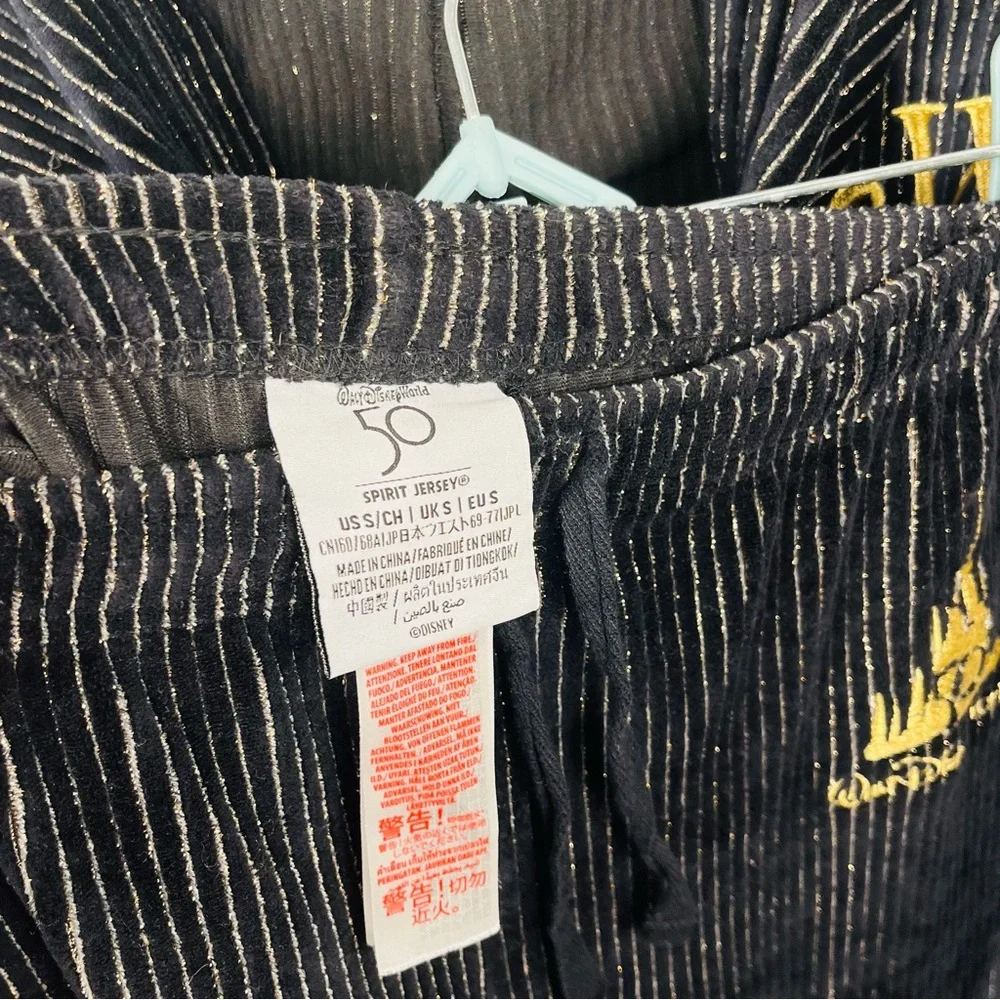 NWT Disney Parks Spirit Jersey Luxe Logo Black/Gold Hoodie Pants Set Adult Small